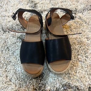 Platform sandals